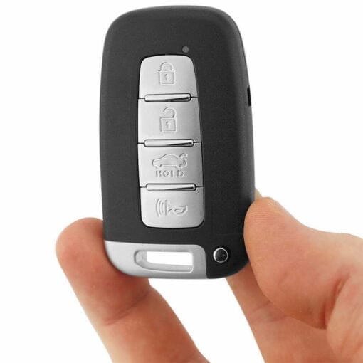 Hyundai Veloster, i30 Wagon, Accent 3 Button Car Key Replacement - Image 4